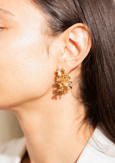 Fleur Vide Gilded Cluster Earrings - Gold