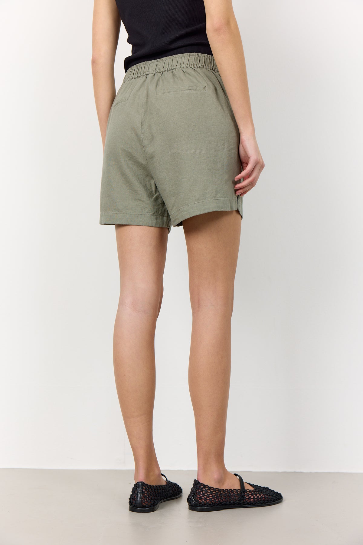 Naja 8 Shorts - Green Spring Moss