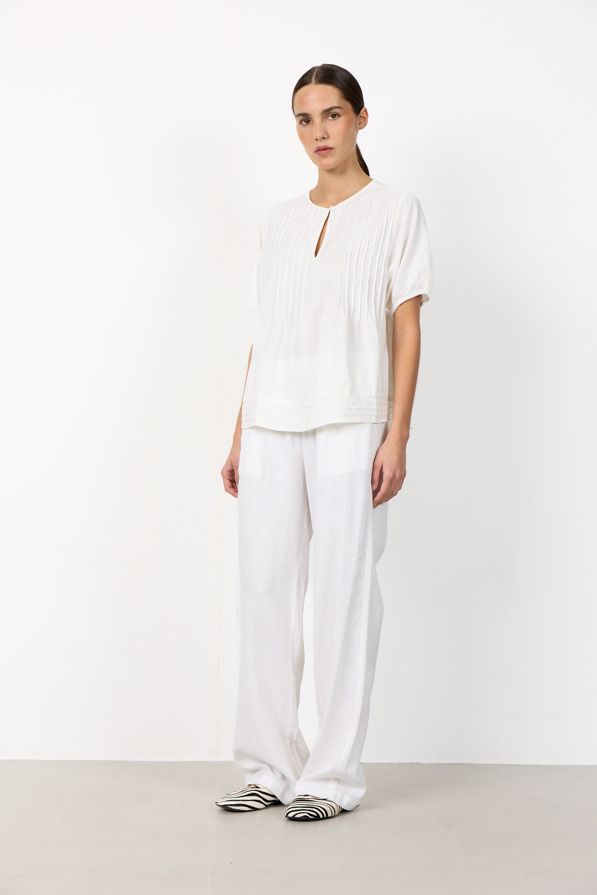 Naja 54 Blouse - White
