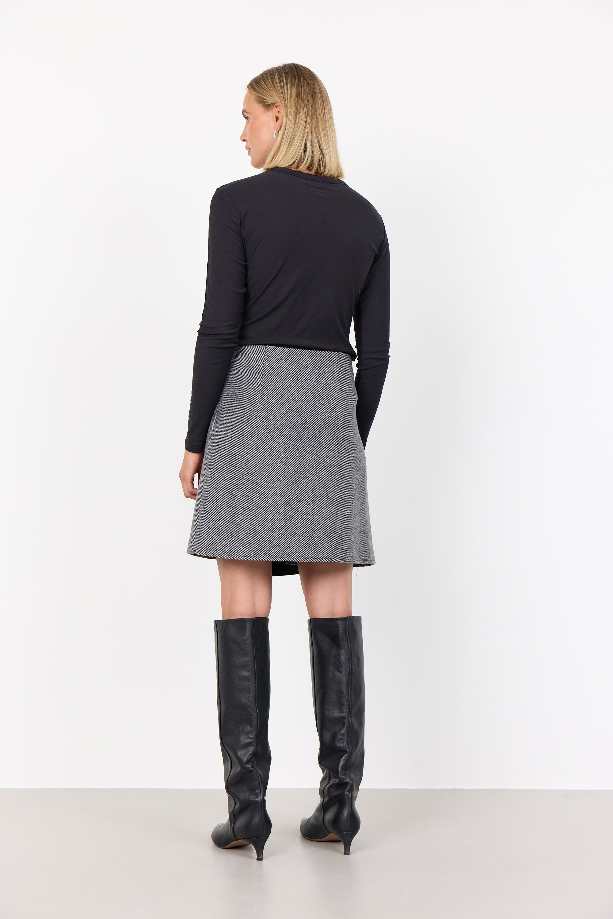 Ikki 1 Skirt - Black Herringbone