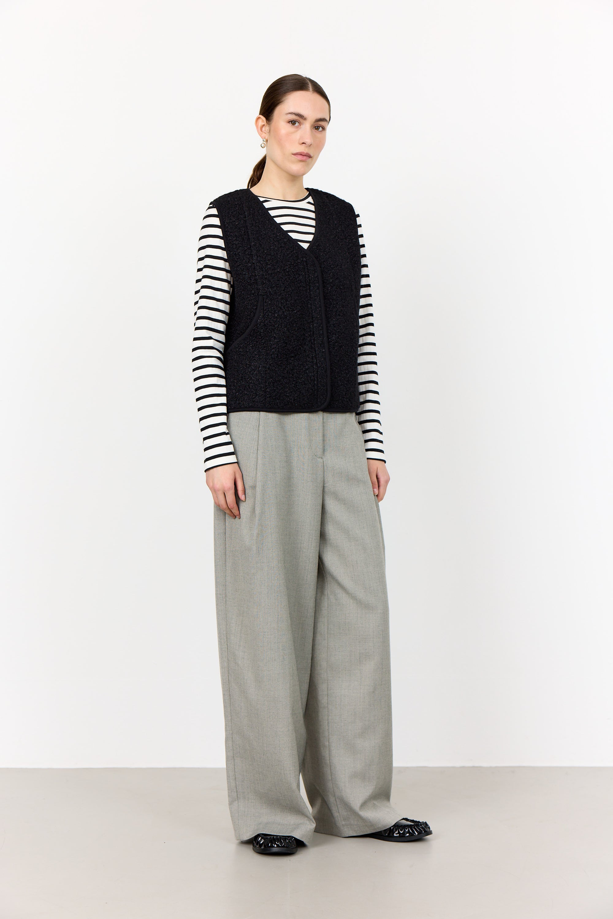 Nissa 1 Waistcoat - Black