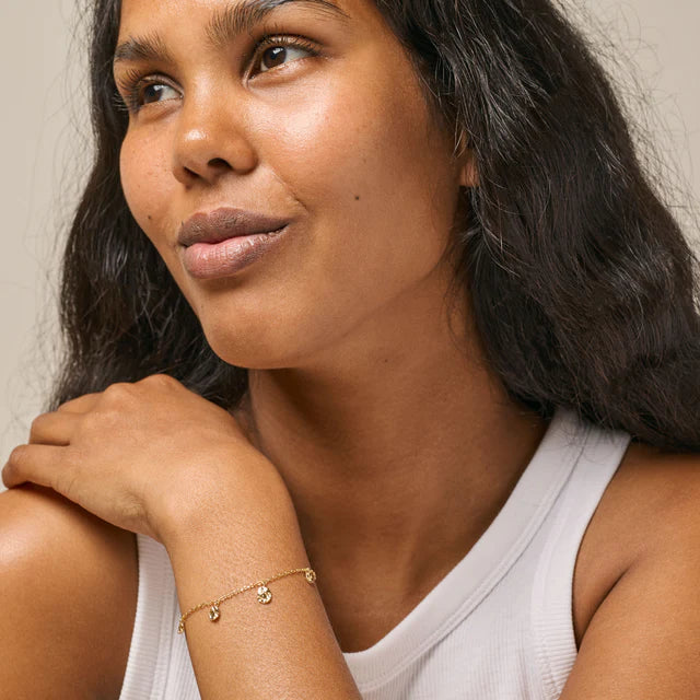 Refined Charms Bracelet - Gold