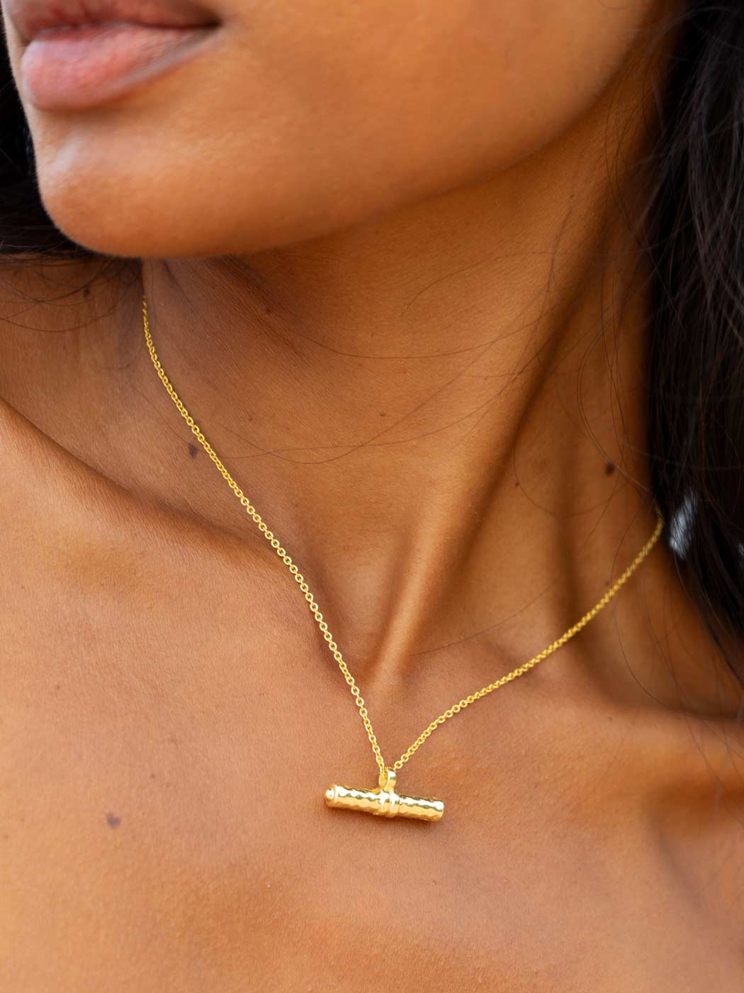 Margot T - Bar Necklace - Gold Plating