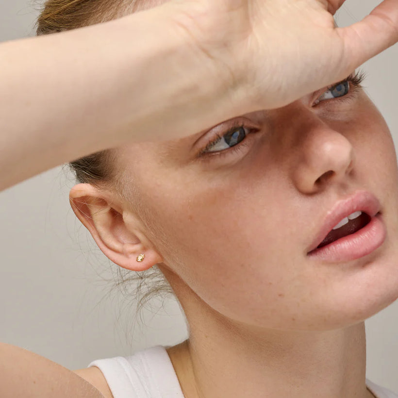 Mini Sunshine Studs - Daisy