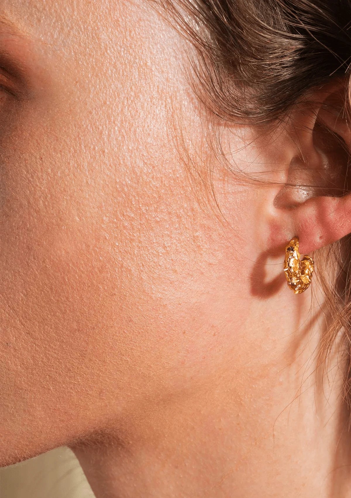 Trinket Gilded Hoop Earrings - Gold