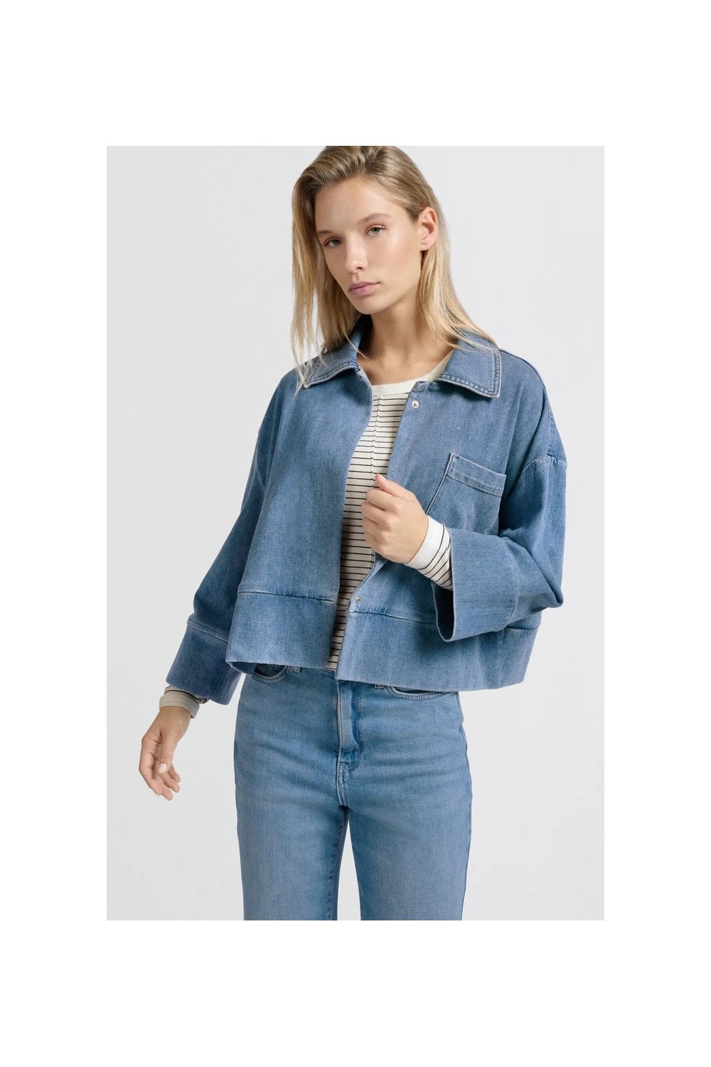 Denim Jacket w. Pocket - Blue Denim