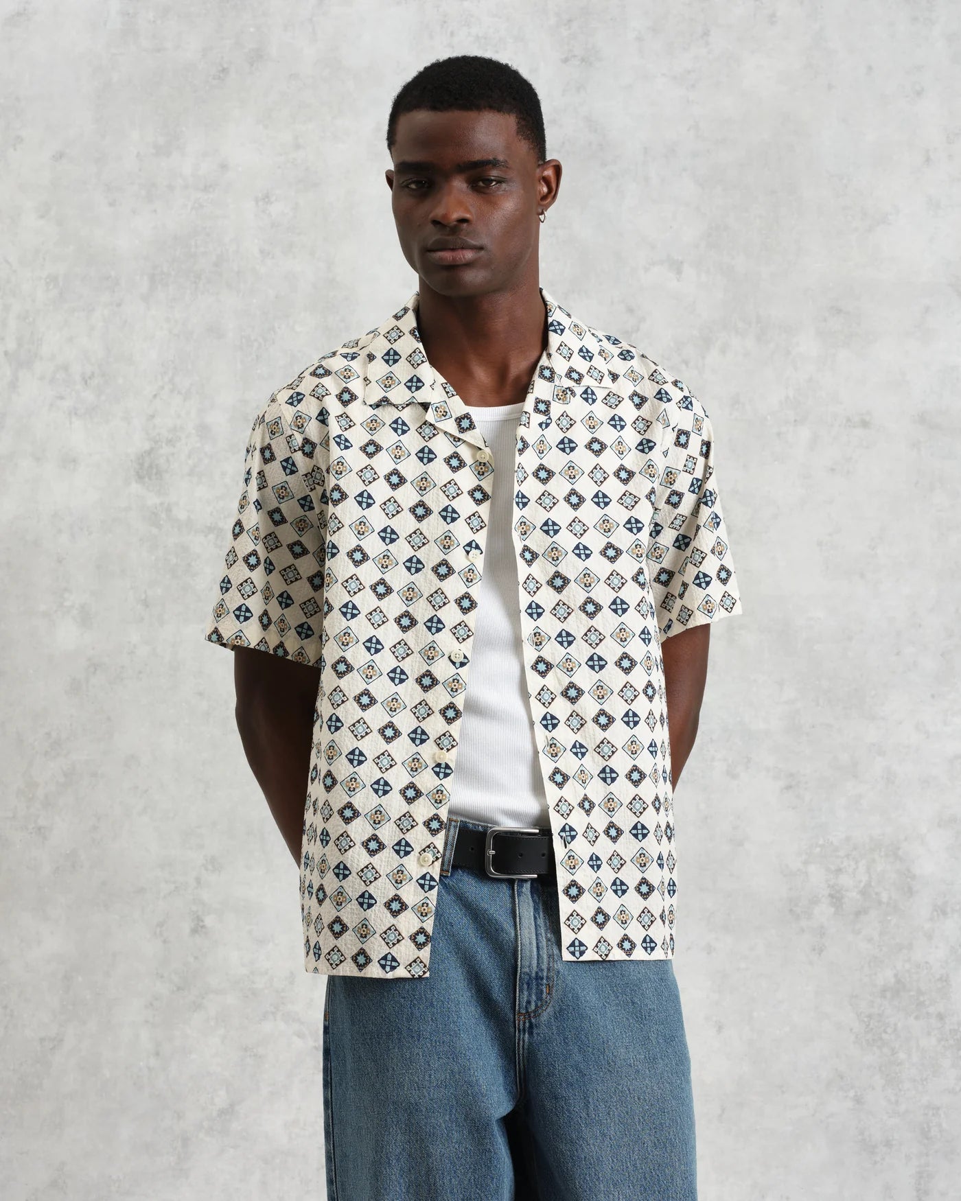 Didcot Seersucker Shirt - Ecru And Multicolour Geometric Tile