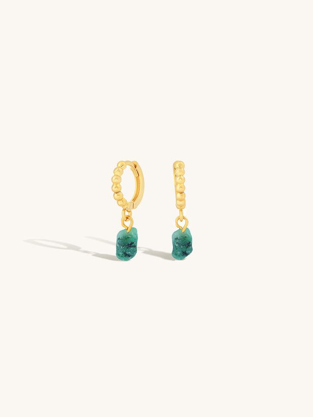 Mohica Raw Emerald Beaded Huggies - Gold Plating