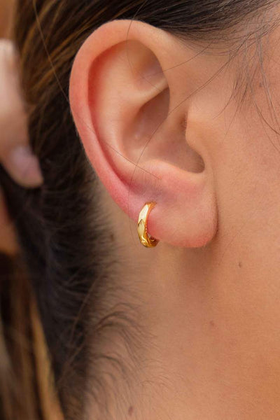 Ava Faceted Huggies - Gold Plating